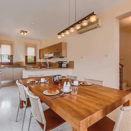 Villa Aphrodite Hills Superior 190 *